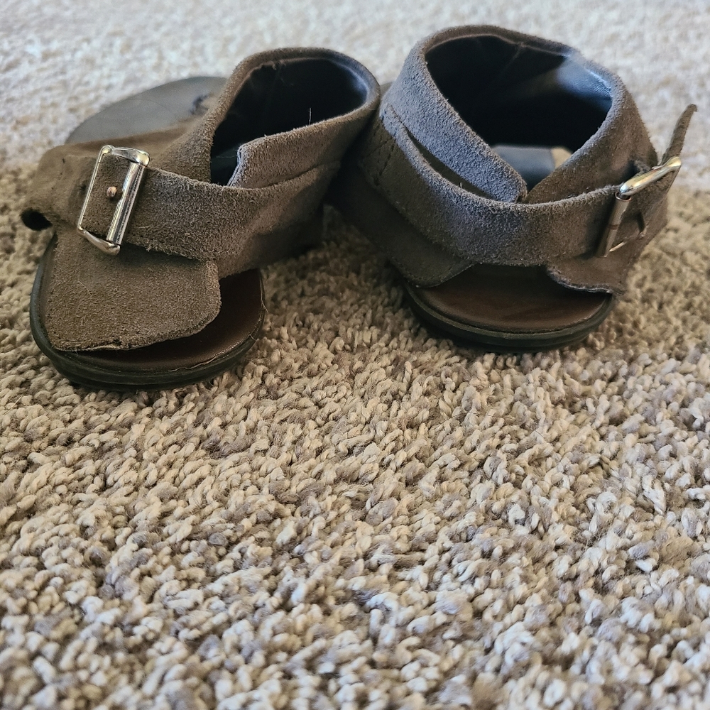 Sandles - Picture 3 of 3